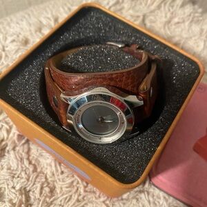 Authentic Vintage Fossil Genuine Leather Women’s Strap Watch